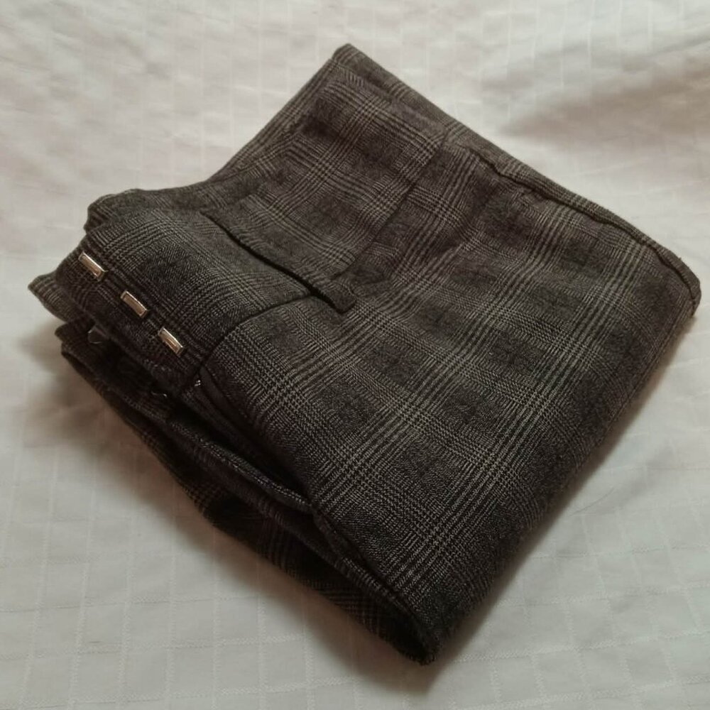 Hippie vintage pants with checks and thin lines in shades of brown and black